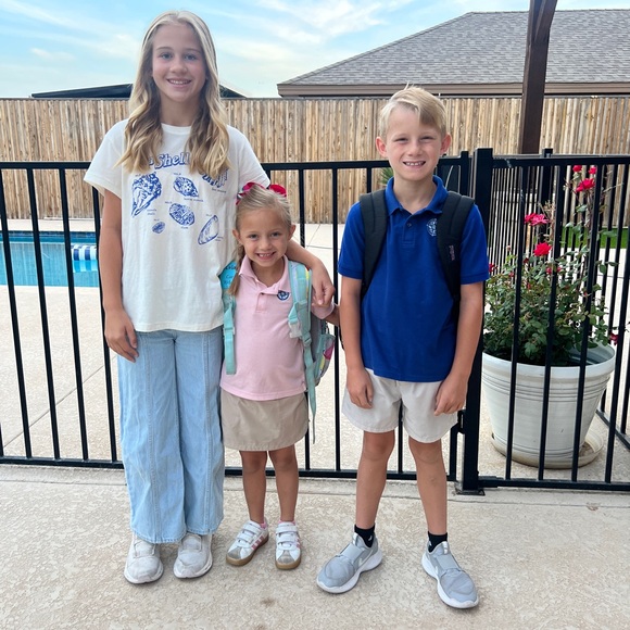 Meet your Posher, Amanda - Picture 2 of 2